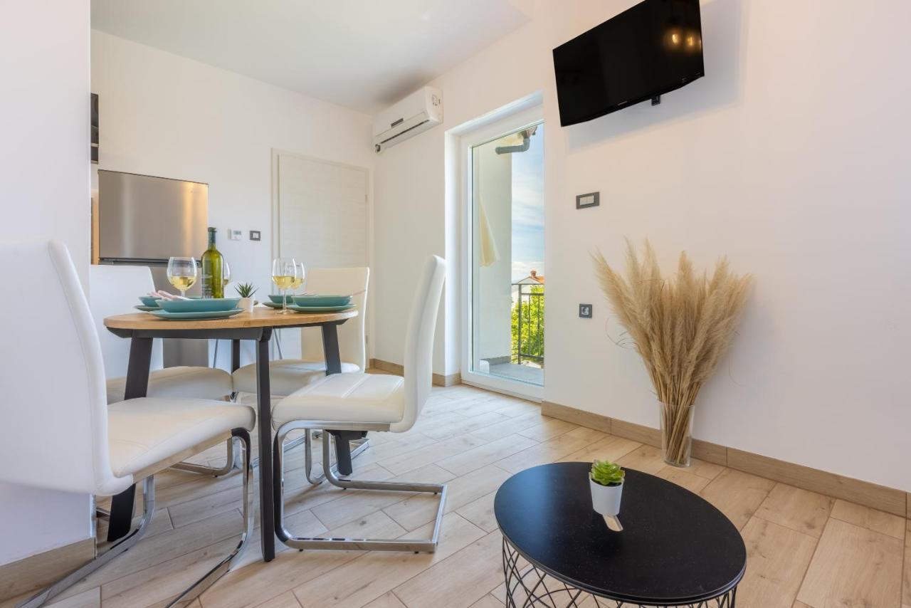 Summer Breeze Apartment Crikvenica Exterior photo